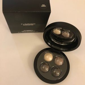 MAC Posh Pedigree Mineralize Eyeshadow Quad